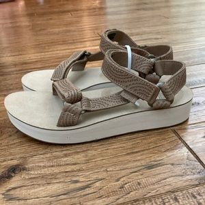 Teva Women's Midform Universal Geometric Sandals